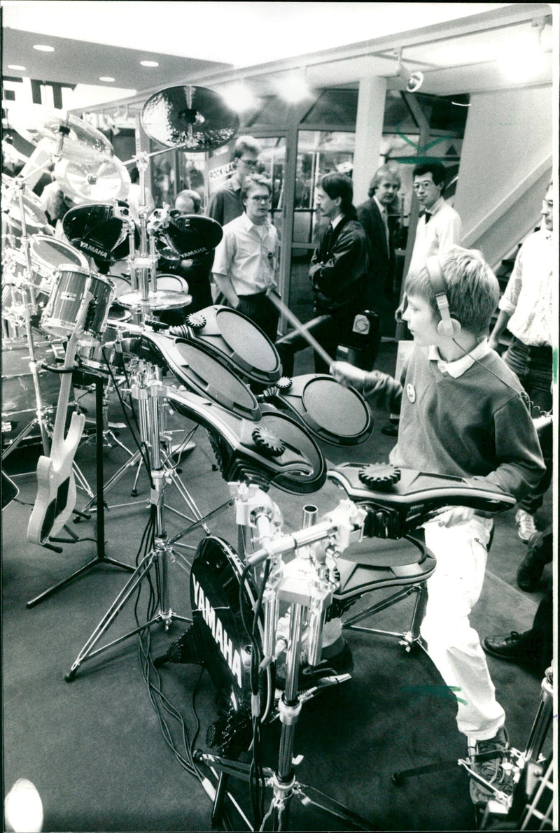 FAIR MUSIC FAIR FLEE ESSE PGIRO FEM BLZ EDW - Vintage Photograph