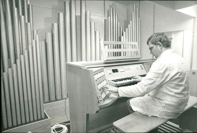 1981 MUSIC FAIR FRANKFURT MESSEN - Vintage Photograph