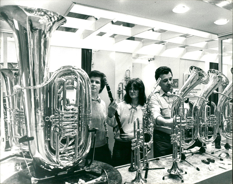 1981 MESSEN MUSIC FAIR FFM FLP COUV PUBLISHED ISSUE THUR MESS - Vintage Photograph