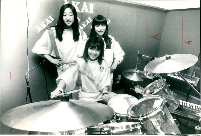 1984 FERTSCH ROVER EDW MESSEN MUSIC FAIR FAR EASTERN CHARM AND ROCK - Vintage Photograph