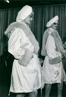 FASHION FOGUE TESTS PELZUESSE CONTINUE FUR PELEM - Vintage Photograph