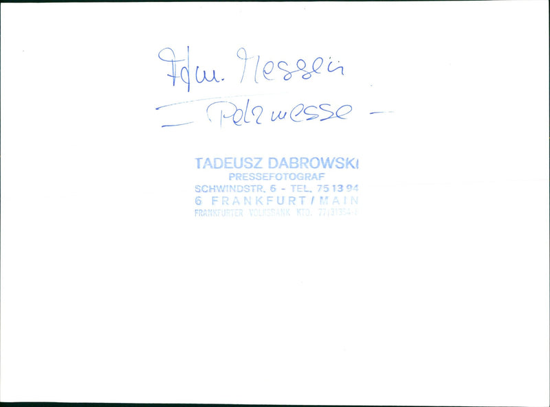 FASHION FOGUE TESTS PELZUESSE CONTINUE FUR - Vintage Photograph