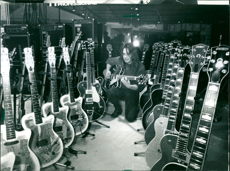 FAIR MUSIC RUSSIAN FAIR FOLUS RESSEN SOND IDU CHINESE - Vintage Photograph