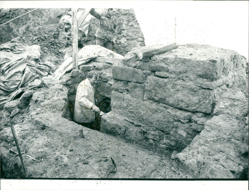ROADS PLATZE REPLATZ MIKWE OCCUPIED DEMO CUSTOMER CENTER PHOTOPRODUCTION FILM - Vintage Photograph