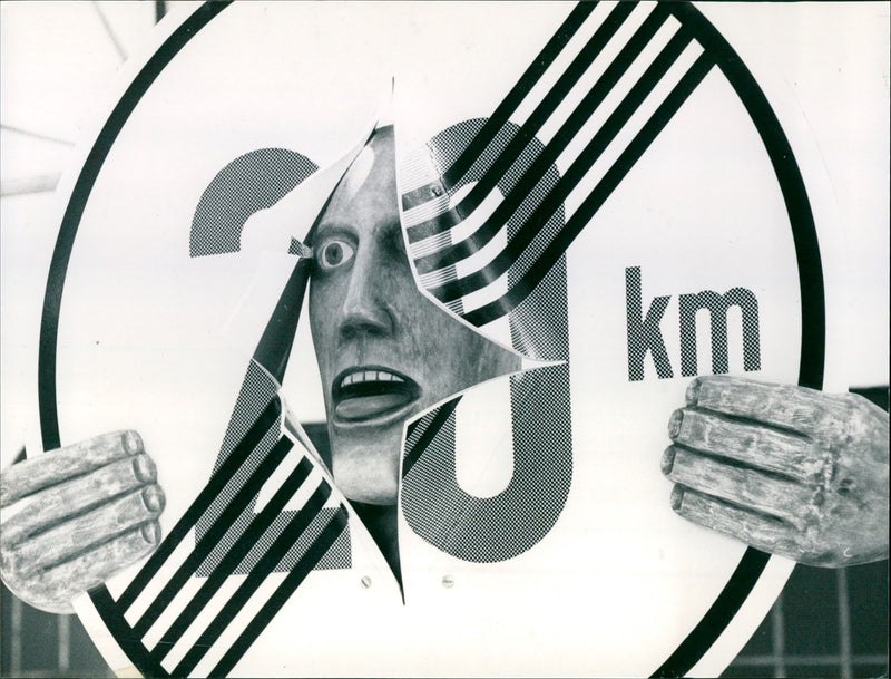 FOUE NESSEN PUBLIC DESIGN GUNTHER ART ROAD SIGN FILM - Vintage Photograph