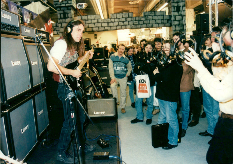 1997 FLUE NESSEU MUSIC FAIR LANEY SHO ALIMITE UBL FNP MUSIKMESSE PROLIG - Vintage Photograph