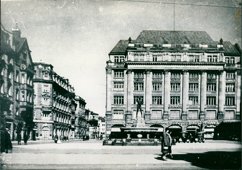 ROADS PLACE FILM SHOT GOETHENLATZ GERMANY - Vintage Photograph
