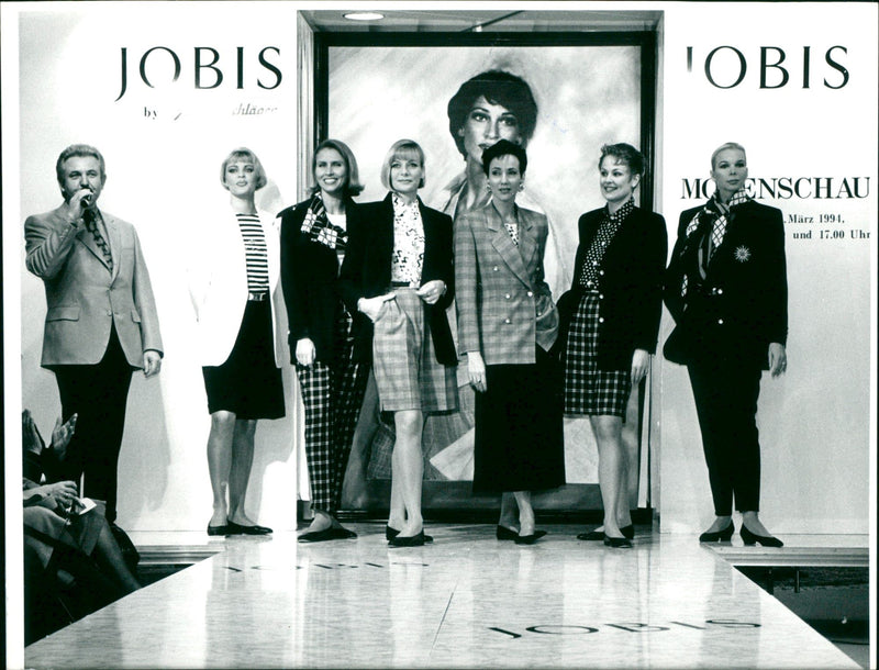 1991 Axel Krause with fashion trends models Annemarie Martin and Hanne recurrence - Vintage Photograph