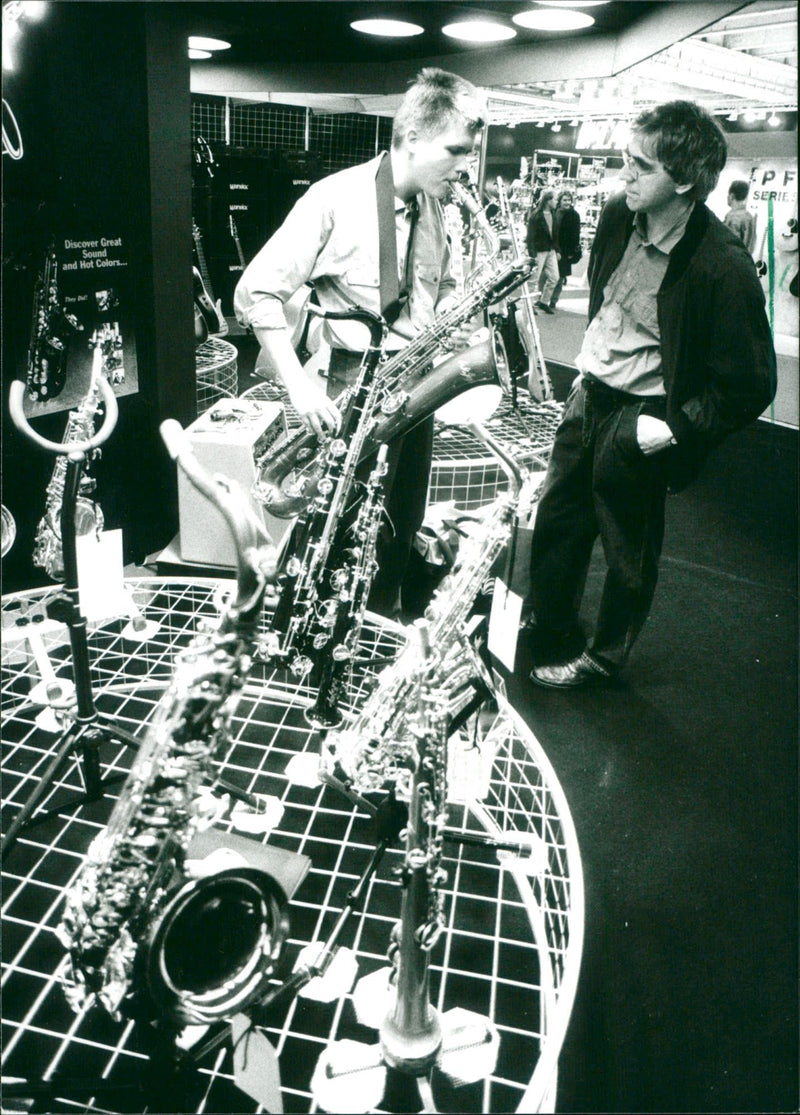 1992 FLUE NESSEU FAIR YOUNG MUSICIANS USE HOUR MUSIC - Vintage Photograph