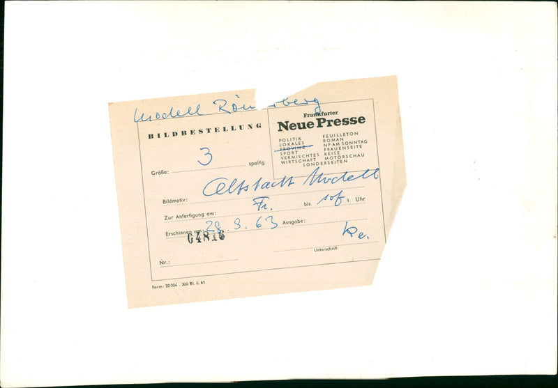 ROMERBERG MODELS MODEL RON FRANKFURTER NEW PRESS POLICY FOUILLETON ROMANON - Vintage Photograph