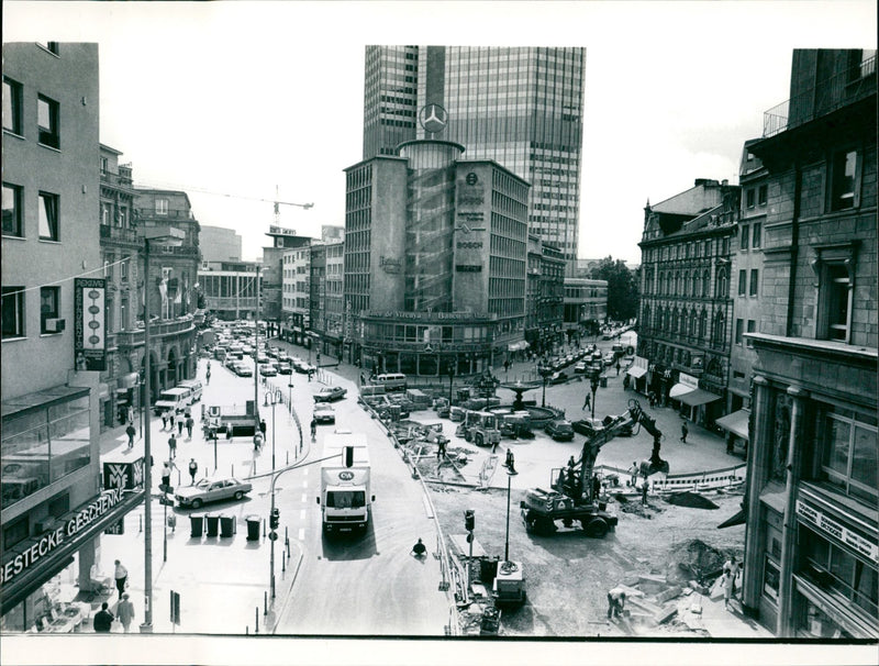 1935 ROADS KAISERPLATE PLATZE BAUCHNIA LIVE SHOT JOCHER FILM OLOPE TELSBACHERA - Vintage Photograph