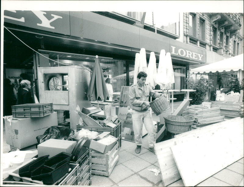 1988 PLATZE HERSTRAE STRAENPOST ENETRA HAPPE NEW SCHILLERSTRAE CELEBRATE FILM - Vintage Photograph