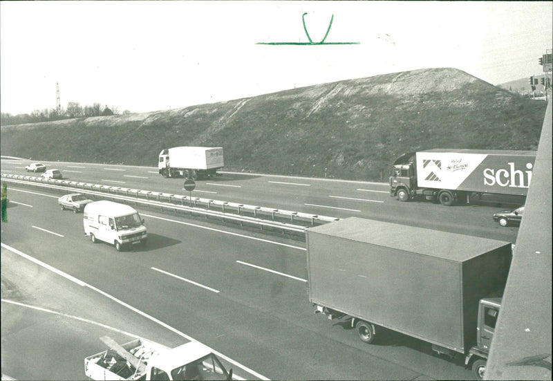 1991 STRAEN STRAENBAN ALFRED NISPEL SCHREIBER WROTE AVOID ROUGH ROAD MODEL - Vintage Photograph