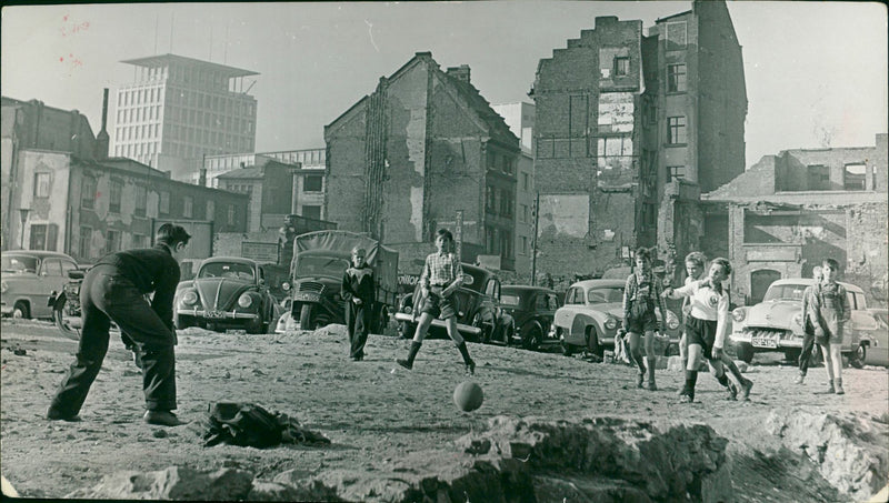 1984 CUSTOM LOG UNTIL ACYS THU RINSESTOM MERGANDSTUCK FILM SENATO - Vintage Photograph