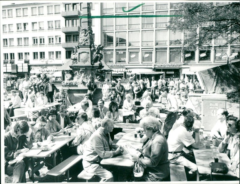 M LIEBWWRAUE FLOWERS FESTIVAL JODIEN GUNTHER FILM PHO - Vintage Photograph