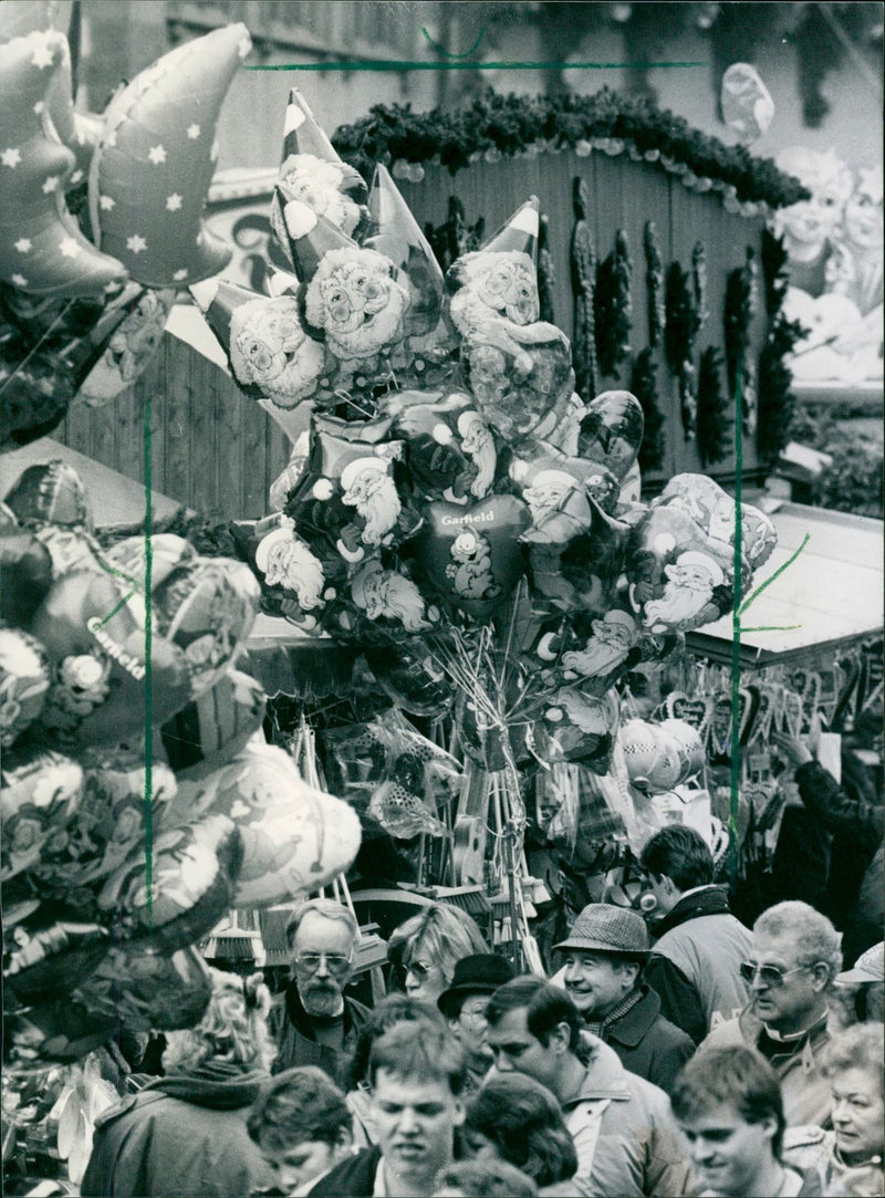 HEIE MAROMI SEARN SLAUD NIKOLAUSE FLOAT HIGH ABOVE FILM - Vintage Photograph