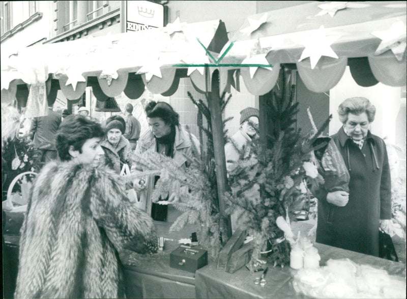 1986 HEIE MAROMI SACHSENHAUSER GANSEKEULEN SCHMALZBROTE HEI FILM - Vintage Photograph