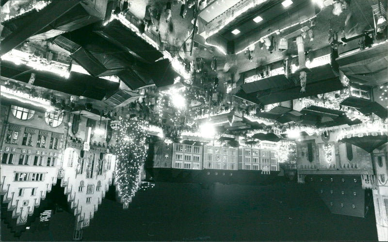 1987 HEIE MAROMI FILM PHOTO PRODUCTION WITTELSBA - Vintage Photograph