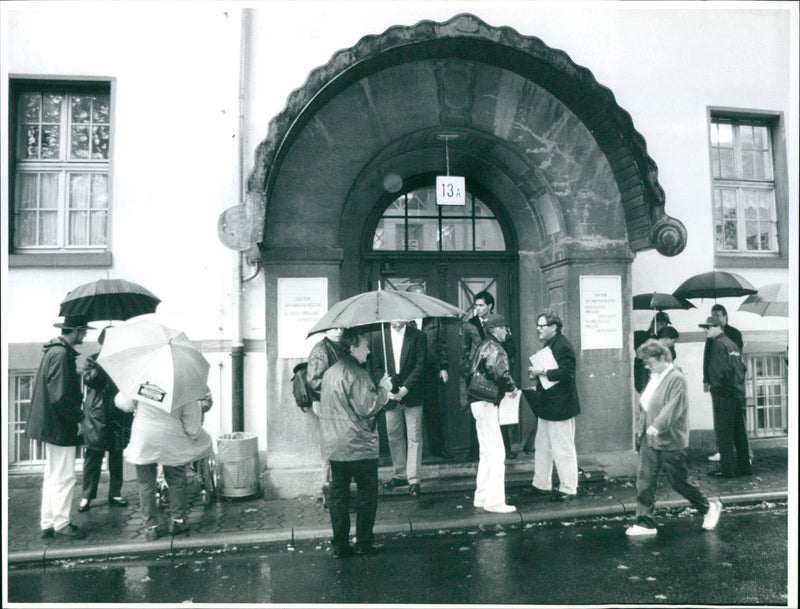 1995 KENHAUSER ERSITATSKLIN HOWEVER NAHKE YESTERDAY CLINIC BLOOD EVERYTHING HERE - Vintage Photograph