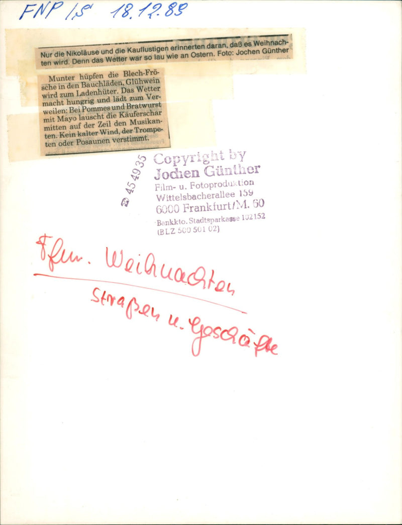 1985 CHRISTMAS DIFFERENT ONLY SANTA CLAUSE AND BUYE FILM - Vintage Photograph