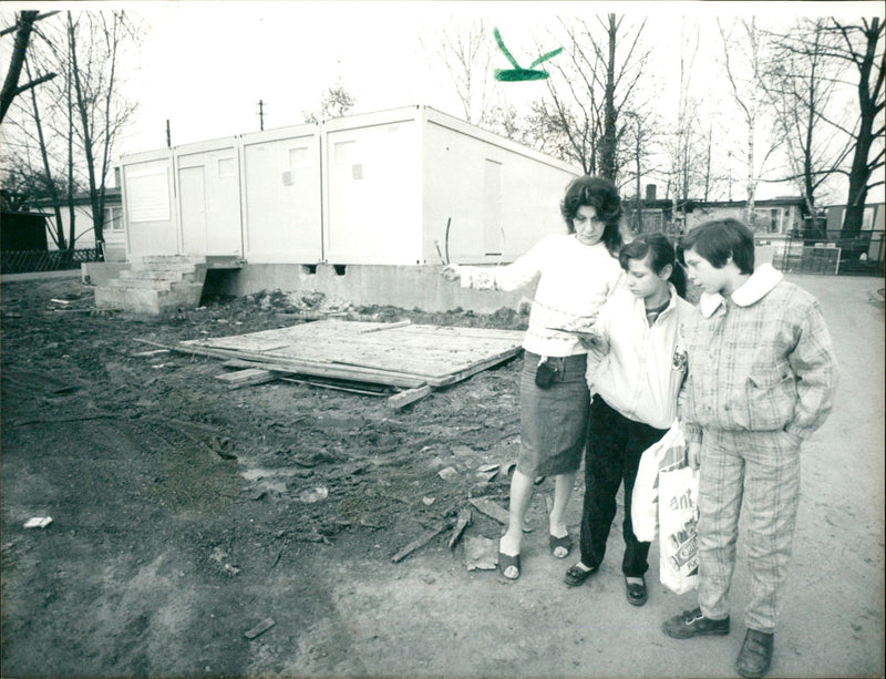 1988 FLAT RATE WOHNHEIM GMBH HAS DECIDED CONSTRUCTION CONTA FILM JOHN - Vintage Photograph