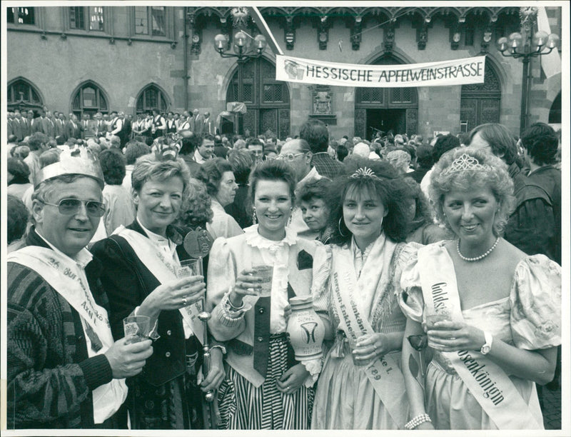 1989 BERG VERANS UNTIL IGLE AFUE FRANKFURT NEN RUMBONGFOST KONGIRA FILM - Vintage Photograph