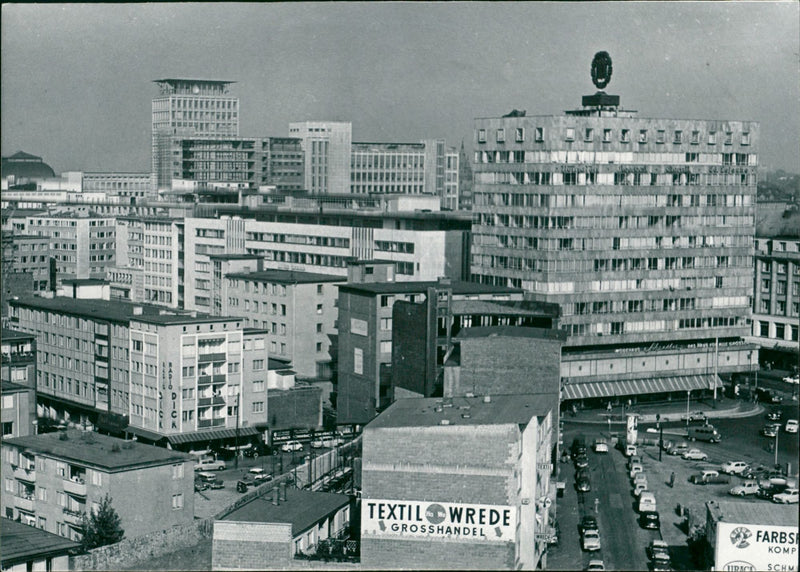 WIEDERA BIS FRANKFURTER BILDBESTELLUNG ECONOMY SEITE MIXED SOUNDS SIGNATURE - Vintage Photograph