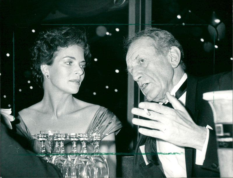 FRANKIUTI KERST HOME DRIVE OLD WHERE AND STO FILM PICASSO - Vintage Photograph