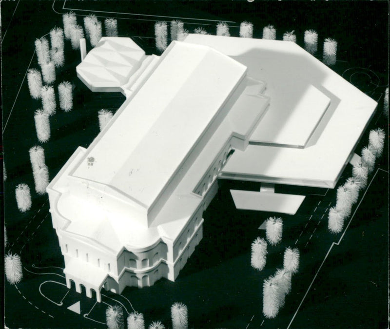 OPERA REBUILD NEW MODEL CAR - Vintage Photograph