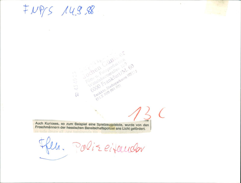 POLICEI MISCELLANEOUS HESSIAN STANDBY POLICE REQUESTED TOY GUN BRI FILM - Vintage Photograph