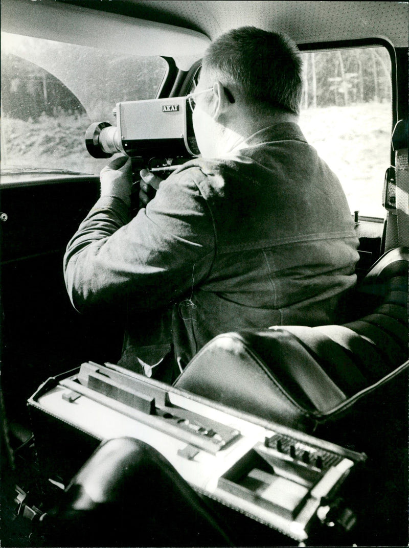 1973 POLICE USING CARS FILM TRAFFIC FRANKFURT OUT MOVING - Vintage Photograph