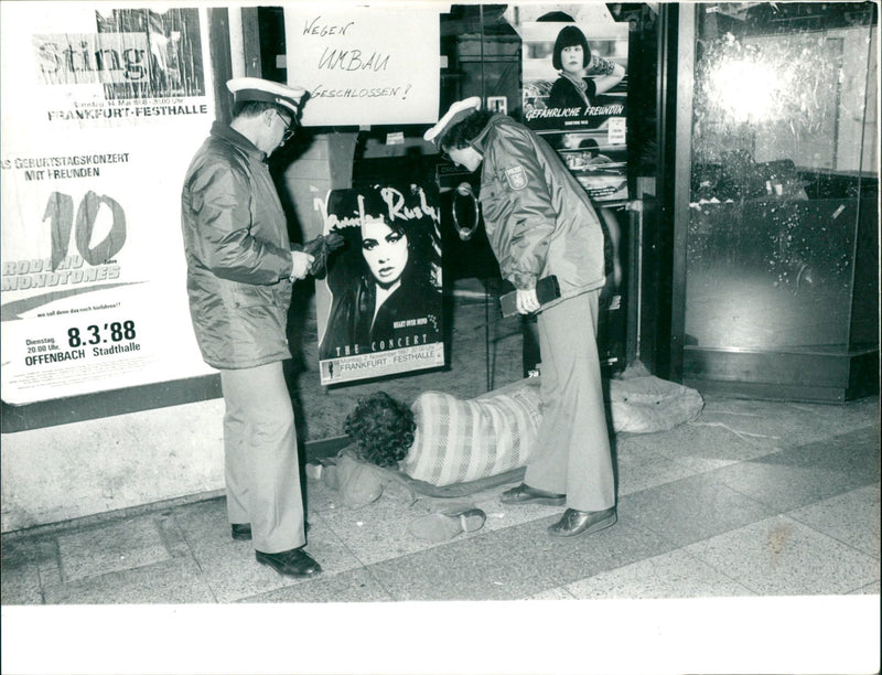 OBOACHLOSE JURGEN SECKBACHER LANDSTRAE FRANKFUR CONCERT - Vintage Photograph