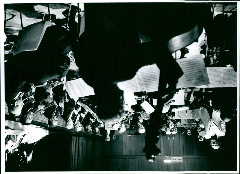 1998 New Year's concert of culture-already a tradition - Vintage Photograph