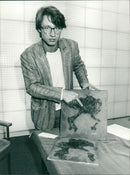 MUSEUMS SENCKENBE BUILDINGS INSIDE EMPLOYED PRAYING FILM - Vintage Photograph