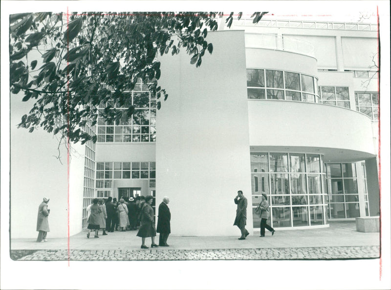 1986 MUSEUMS KUNS SEBAUDE AUER MODELS DIRK ZIMMER OPPENHEIMER STR FRANKFURT - Vintage Photograph