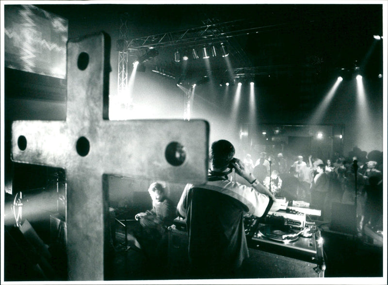 1997 ZUSIK MUSIKVER PARTY THEATER KATHARINEI BICHE THERE RAVE - Vintage Photograph