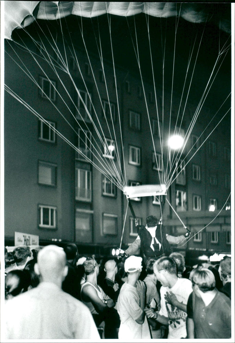 MUSIC VER PARTY THEATER KATHARINEI BICHE THERE THEMEL WAVE FFM MUSIC TECHNO - Vintage Photograph