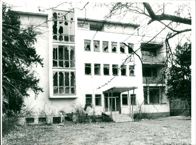 1978 MUSEUMS KUNS SEBAUDE AUER MODELS MUSEUM HANDICRAFTS PAPER FRANKFURTER PRESS - Vintage Photograph