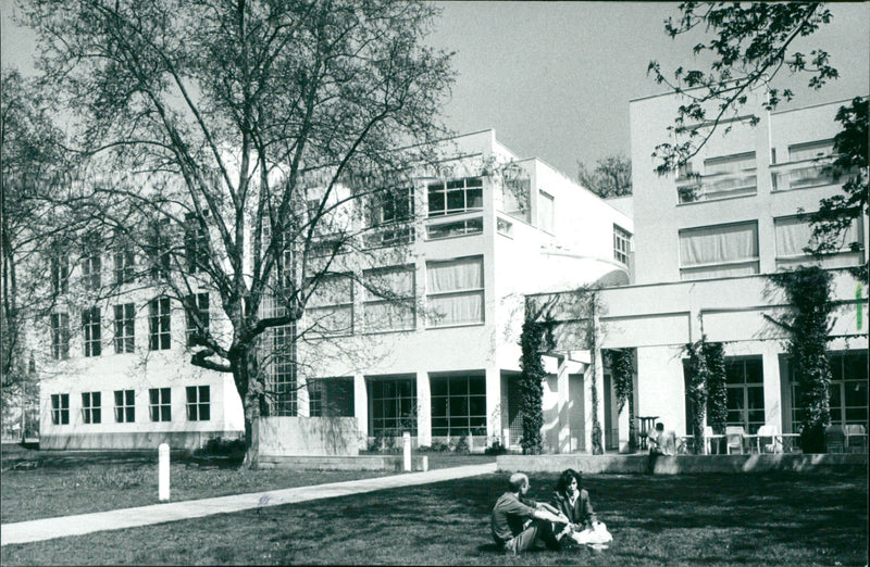 1985 MUSEUMS KUNS SEBAUDE AUER MODELS EXPERTS HIGH FRANKFURT KOSE OPEN - Vintage Photograph