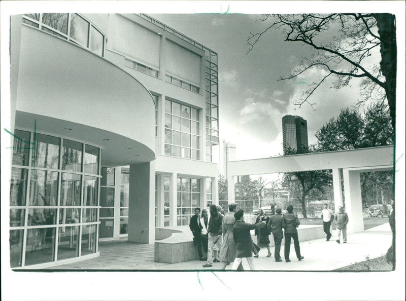 1987 MUSEUMS KUNS SEBAUDE AUER MODELS MUSLUM FRANKFURT DIRK ZIMMER FRASPA OPPENH - Vintage Photograph