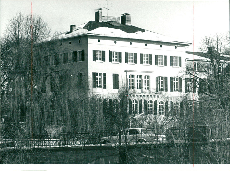 MUSEUMS KUNS SEBAUDE AUER MODELS MUSEM ARTHANDWEIT PALAIS METTLER BOND - Vintage Photograph