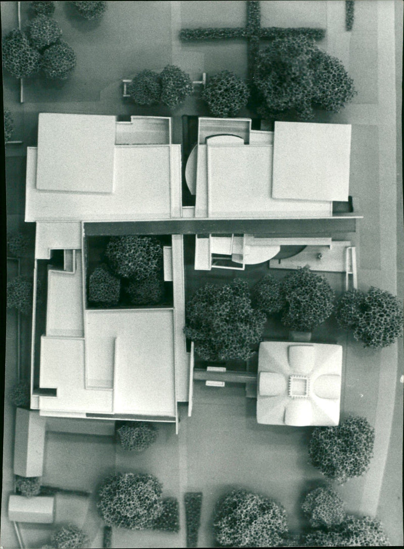 1980 MUSEUMS KUNS SEBAUDE AUER MODELS JURY AWARDED OPEN ROBERT - Vintage Photograph