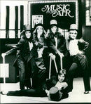 1985 OPERAI VERAN LELUJA BROD SCENERY IGHTS FAIR ARTISTS WER BROADWAY MUSIC LADY - Vintage Photograph