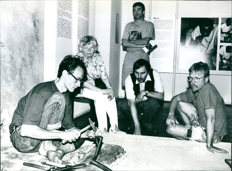 1992 MUSEUMS VOLKERKUNDE BUILDING MODELS KERKUNDEMUSEUM ETHNOLOGIST SACHSENHAUSE - Vintage Photograph