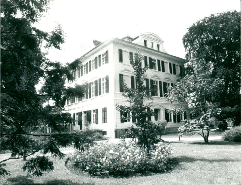 MUSEUMS KUNS SEBAUDE AUER MODELS FRANKFURT BFG ANIS TEL KTO SOLASSTR BANK - Vintage Photograph