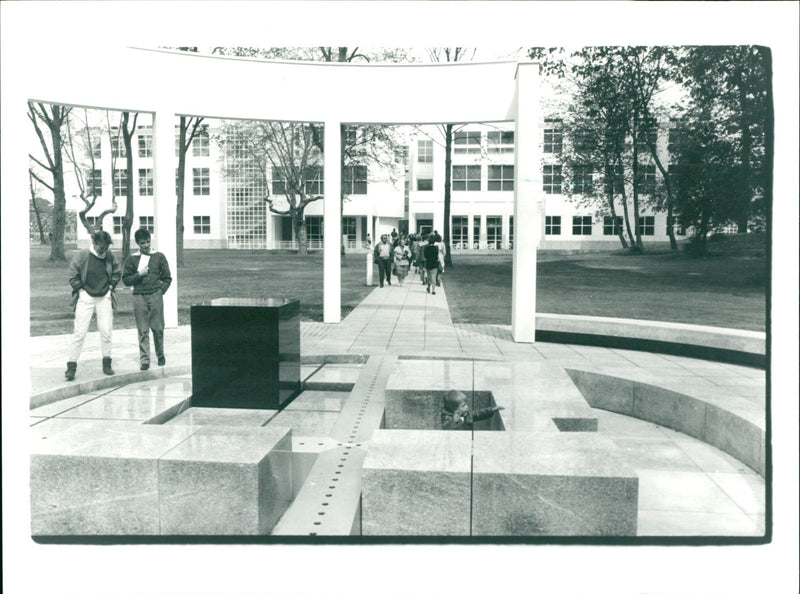 MUSEUMS KUNS SEBAUDE AUER MODELS HUSUMS FRANKFURT DIRK POOLE ZIMMER OPPENHE - Vintage Photograph