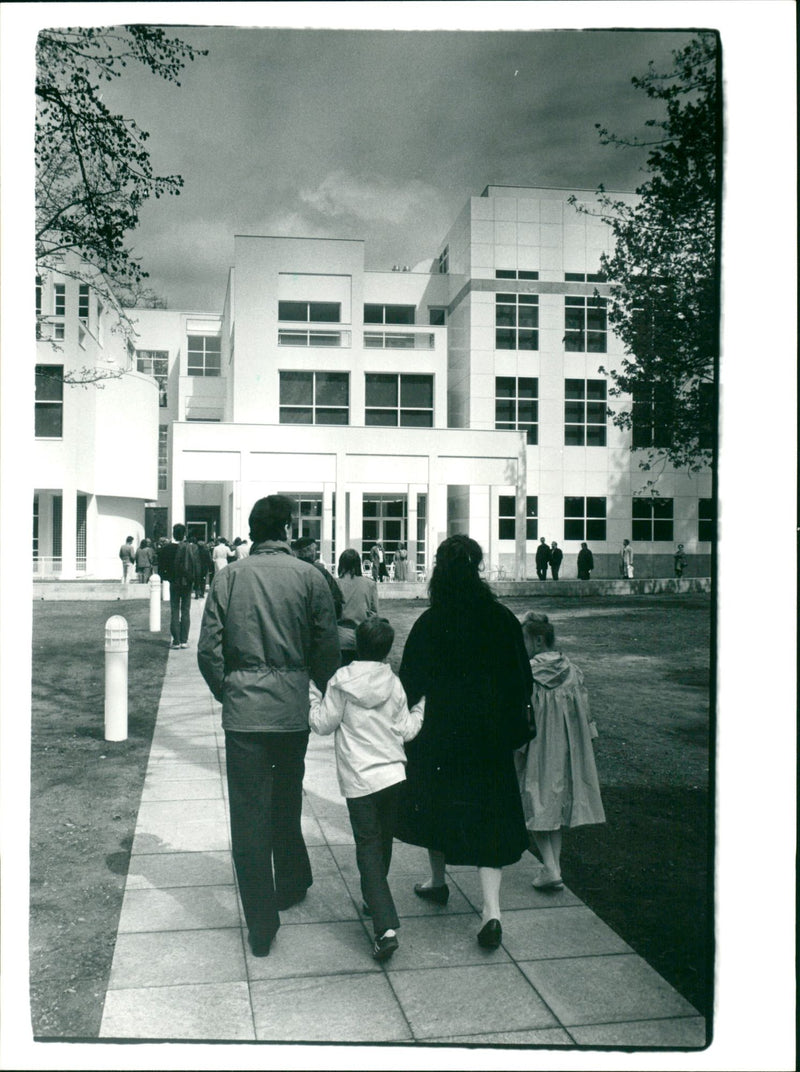 MUSEUMS KUNS SEBAUDE AUER MODELS DUNSTHANDWERK FRANKFURT DIRK ZIMMER FRASPA - Vintage Photograph