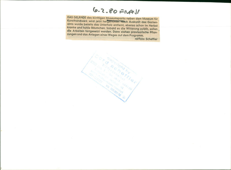 1980 MUSEUMS KUNS SEBAUDE AUER MODELS UNDERGROWTH HAS ALREADY - Vintage Photograph