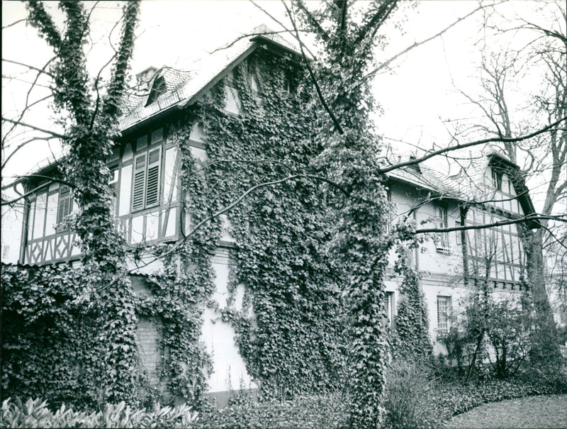MUSEUMS VOLKERKUNDE BUILDING MODELS ASHCHAS - Vintage Photograph