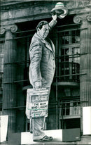 1986 MUSEUMS FILMMUSEUM BUILDING INSIDE PAUL LEOPOLD UNIVERSAL - Vintage Photograph
